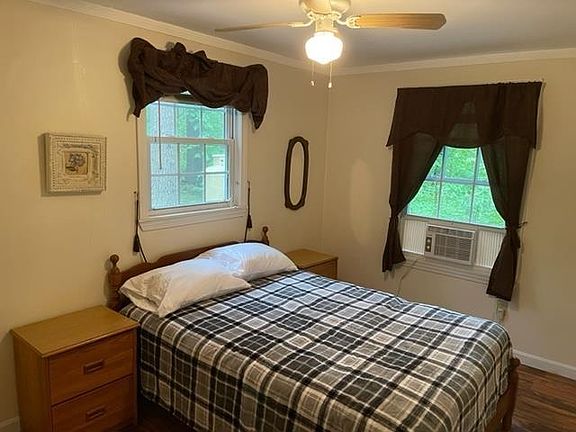 4th image of 12 W Shore Park Road