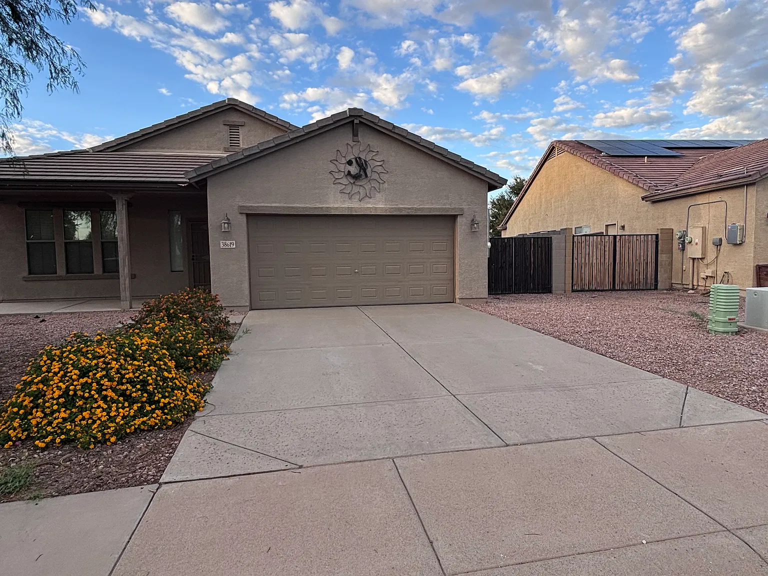 3 bed, 1870 sqft, $2,350 — Photo 1