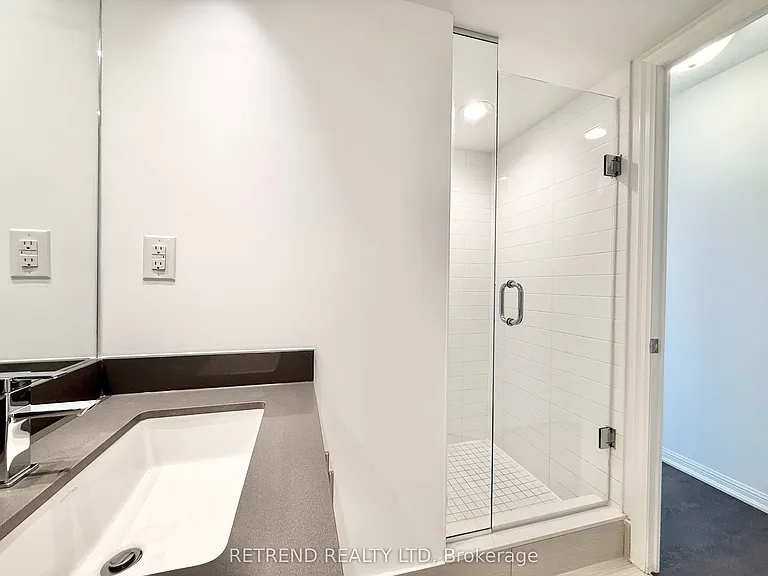 400 Adelaide St E #2204 — Photo 20