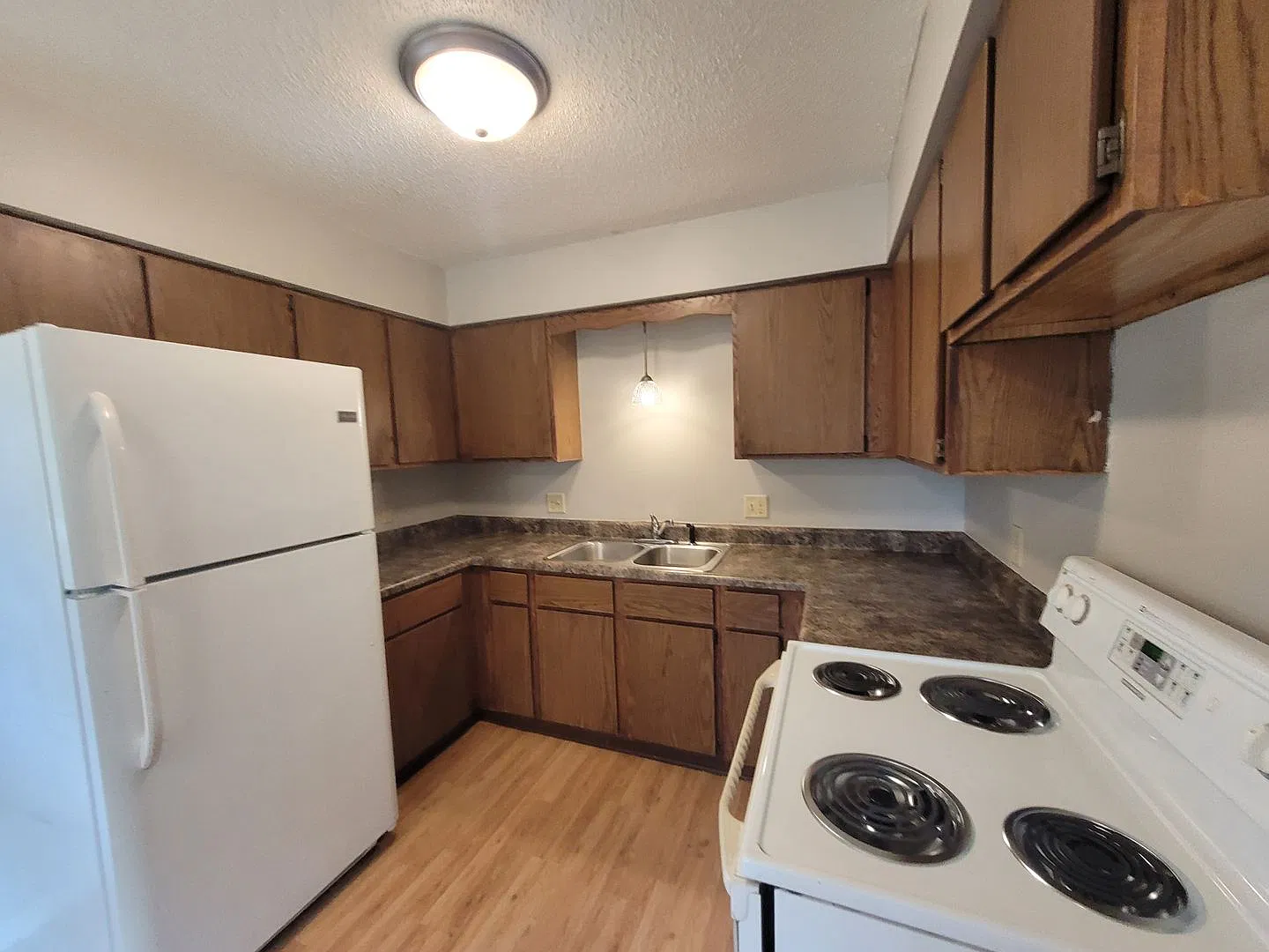 4 Bedroom, 1.5 Bathroom home with fenced yard and covered rear deck — Photo 3