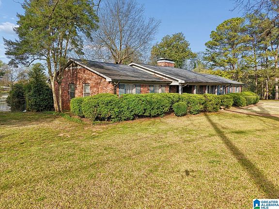 3rd image of 876 Twin Lake Dr