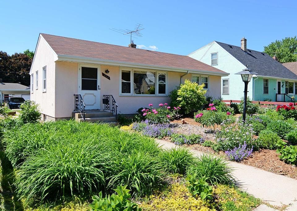 1st image of 264 Arion St E