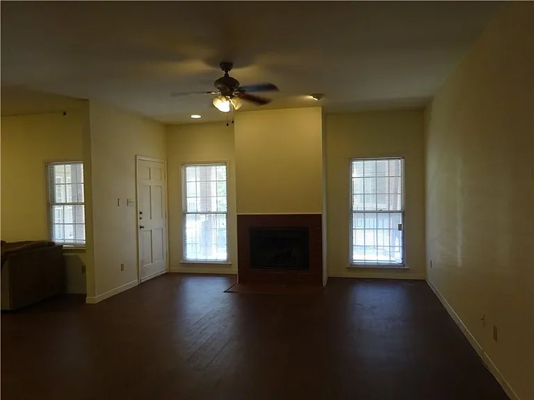 3200 Duval St #204 — Photo 3