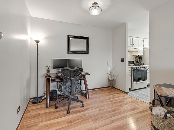 5th image of 2S763 Winchester Cir E #E4
