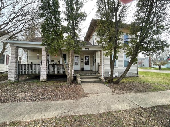 102 E Paw St, Paw Paw, MI