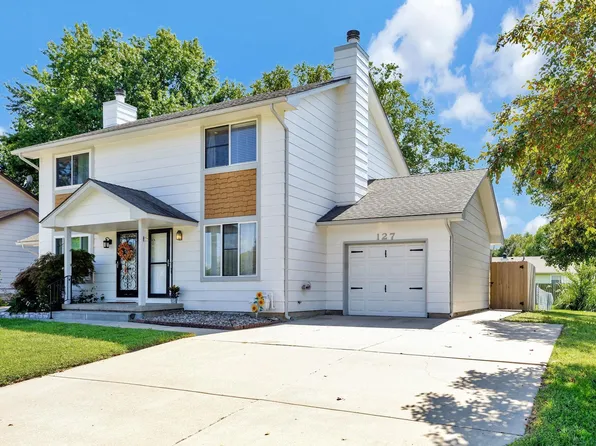 127 W North Point Dr, Derby, KS 67037