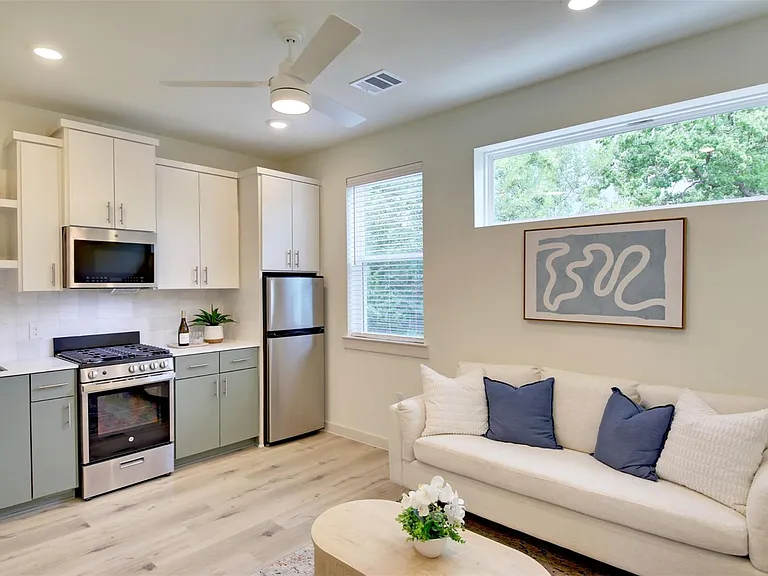 6802 Montana St #2 — Photo 4