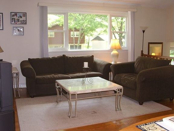 5th image of 2212 Coventry Dr