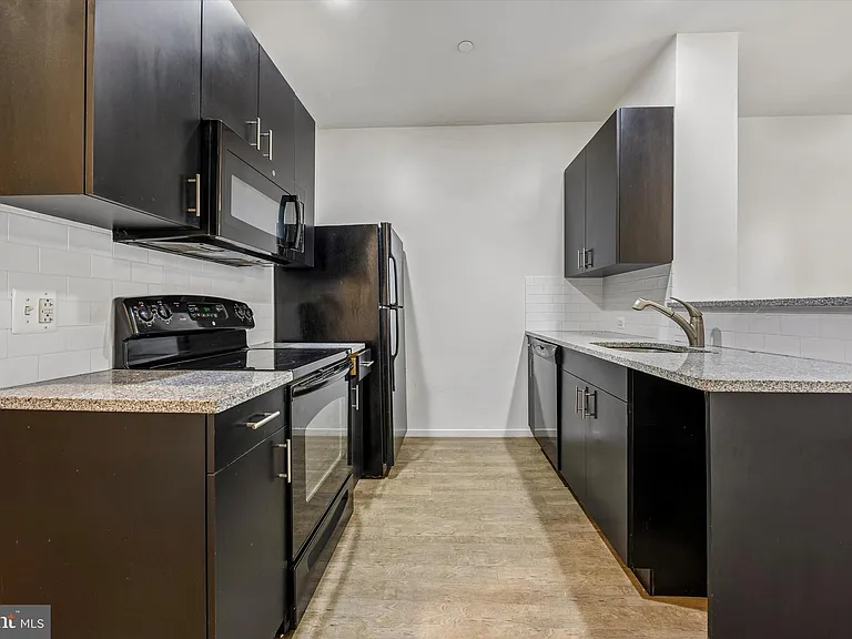 1015-1021 W Lancaster Ave #210-212 — Photo 19