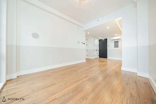 Rented by Nooklyn NYC LLC | media 122