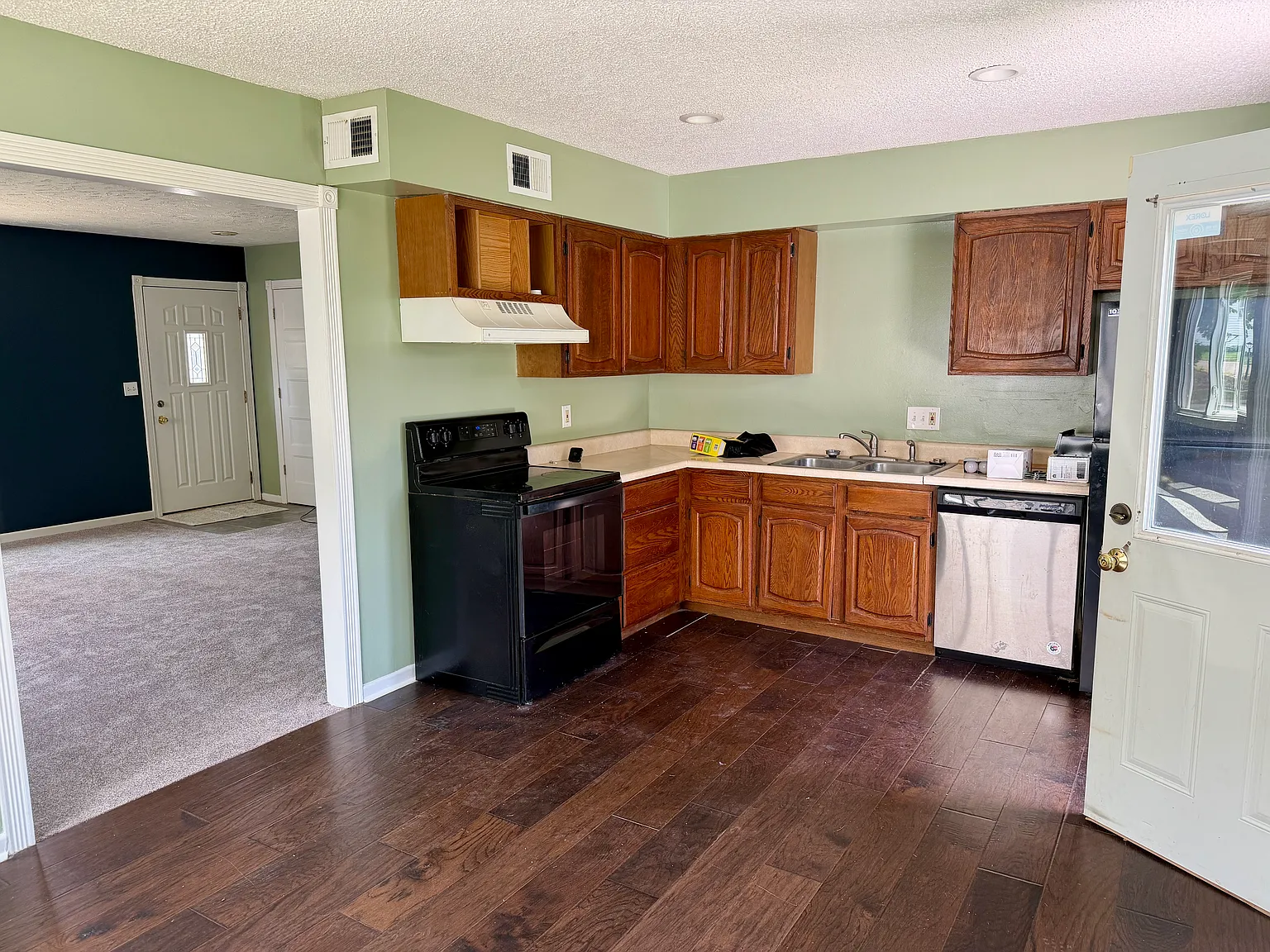 3 bed, 1232 sqft, $1,850 — Photo 4