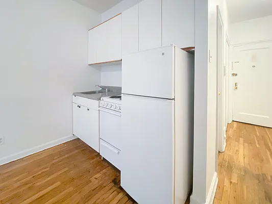 Rented by City Connections Realty | media 14