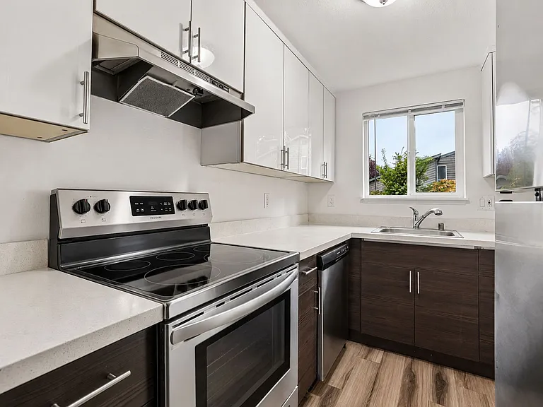 2221 L St NE #B — Photo 26