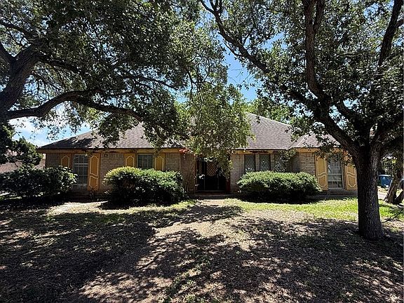 2nd image of 2014 Pecan Dr