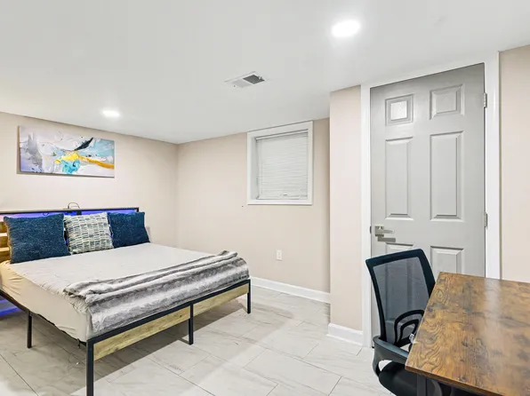 (undisclosed Address), Curtis Bay, MD 21226
