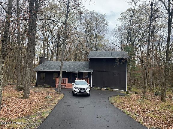 2nd image of 127 Lincoln Dr