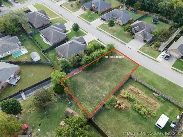 Fairview Rd, Bartlesville, OK 74006