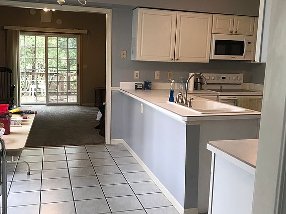 4th image of 8465 Bushnell Ct Unit B