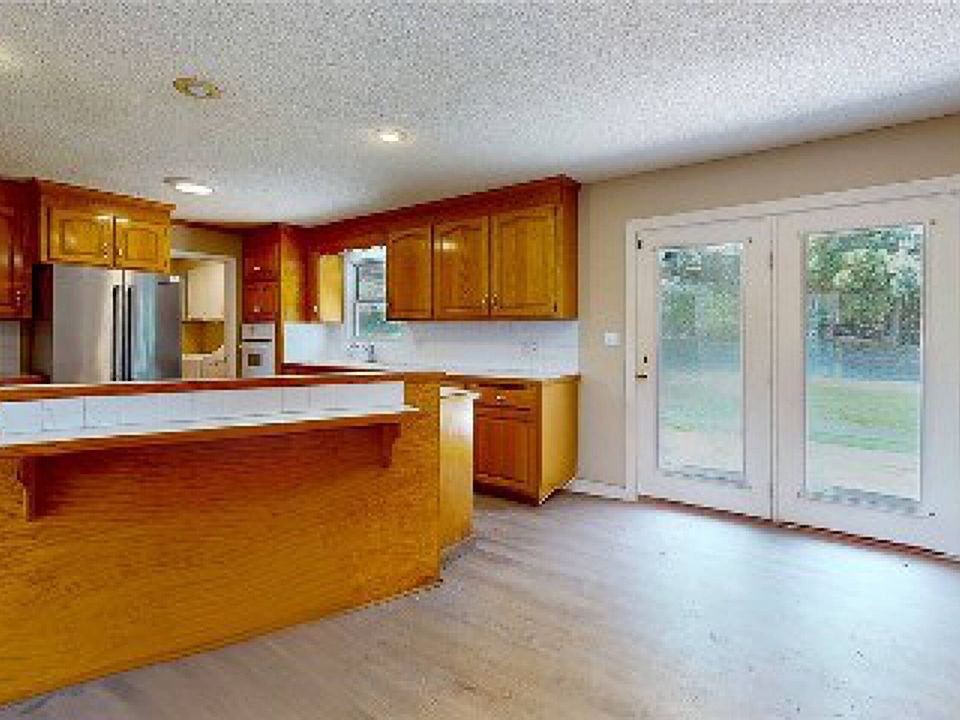 1st image of 10695 Clemson Blvd