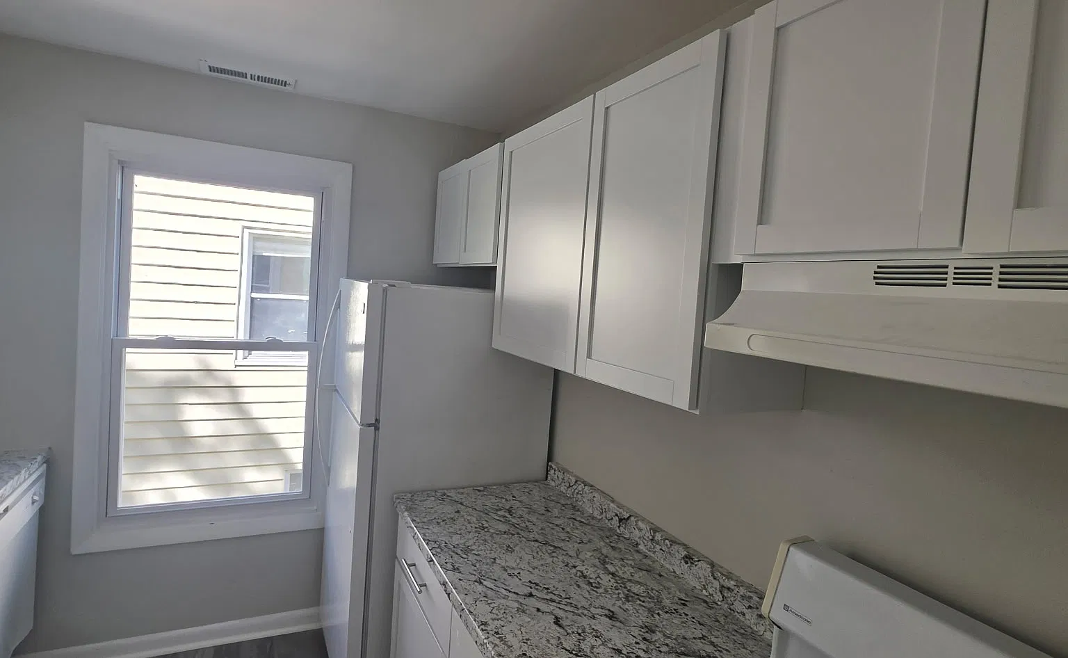 3 bed, 1.5 bath, 1200 sqft, $2,450 — Photo 3