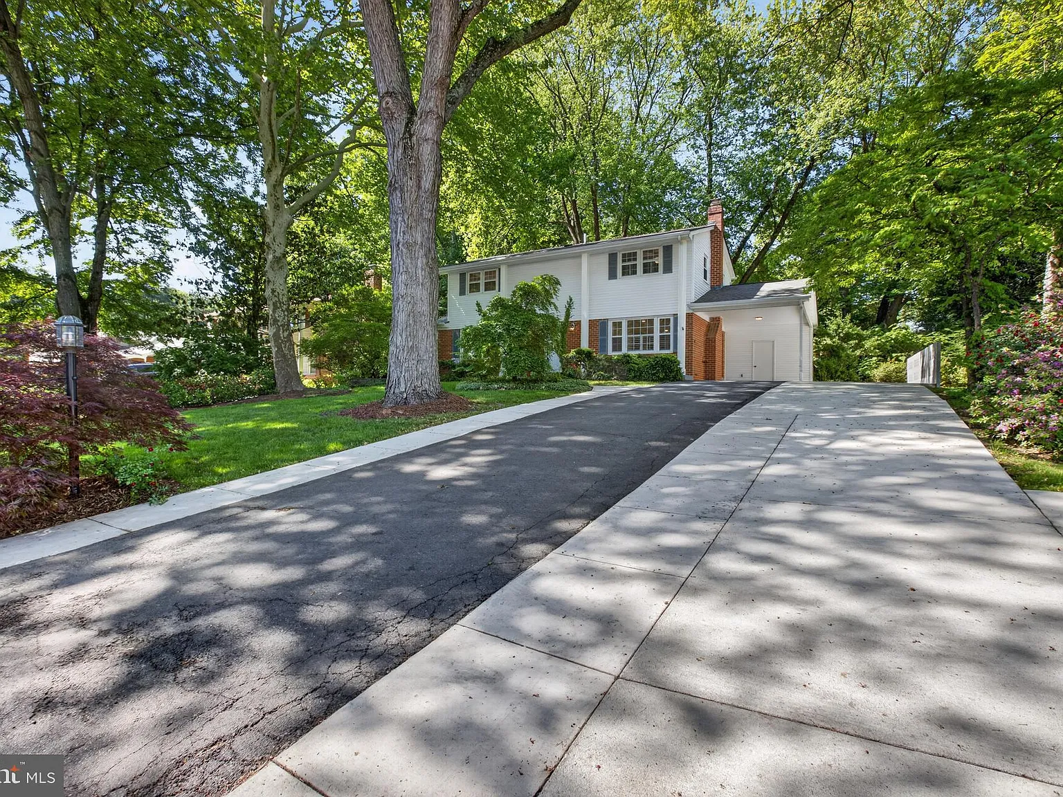 5 bed, 2.5 bath, 2735 sqft, $4,500 — Photo 4