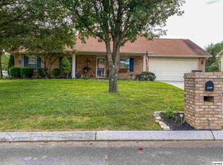 5660 Brandon Park Dr, Maryville, TN 37804