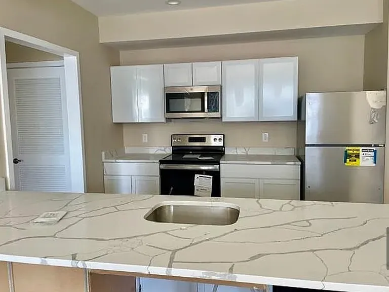 35 Brown St #35 — Photo 27