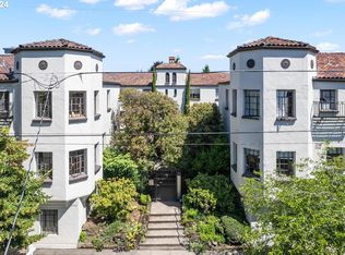 2325 NE Flanders St APT 12, Portland, OR 97232