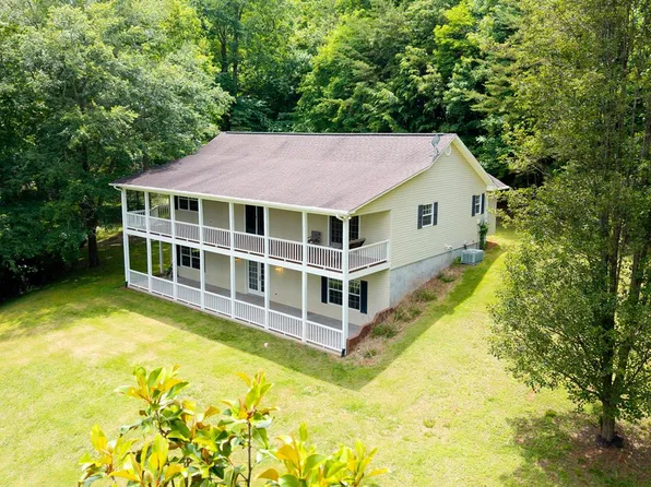 201 Tahlequah Rdg, Hayesville, NC 28904
