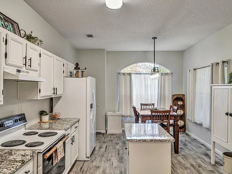 1696 Valparaiso Blvd — Photo 12