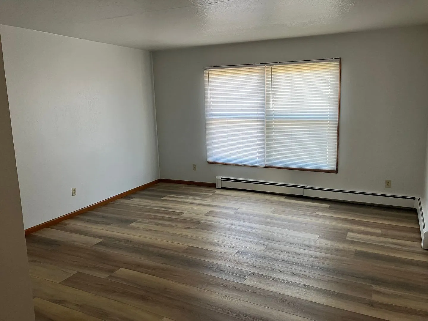 Studio, 1.0 bath, 565 sqft, $800 — Photo 2