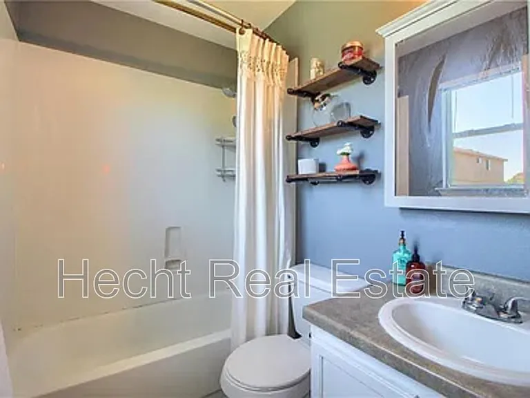 114 Easy St — Photo 8