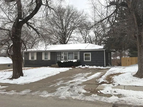 8618 Winchester Ave, Kansas City, MO 64138