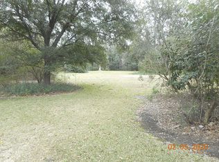 1525 W Cherokee Rd, Florence, SC 29501