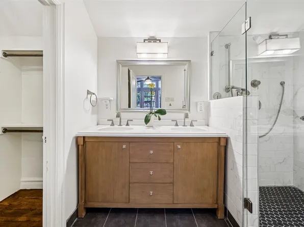 2829 Lovers Ln, Dallas, TX 75225