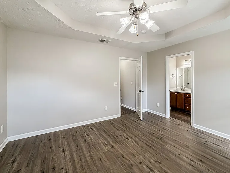 804 Birchmill Point N — Photo 8