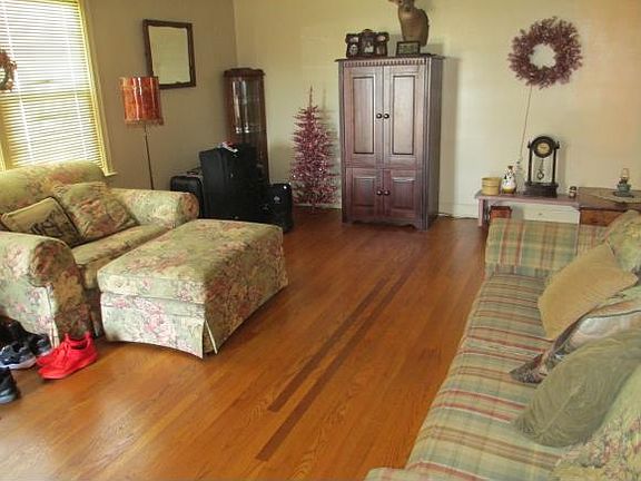 3rd image of 1541 Warpath Dr