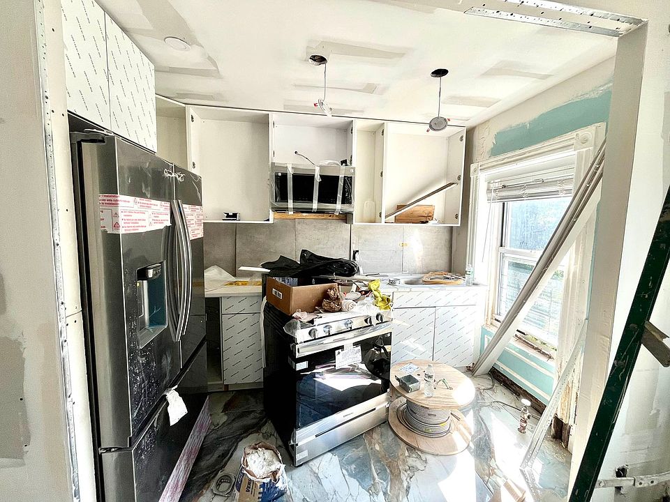2nd image of 524 Monroe St Floor 3