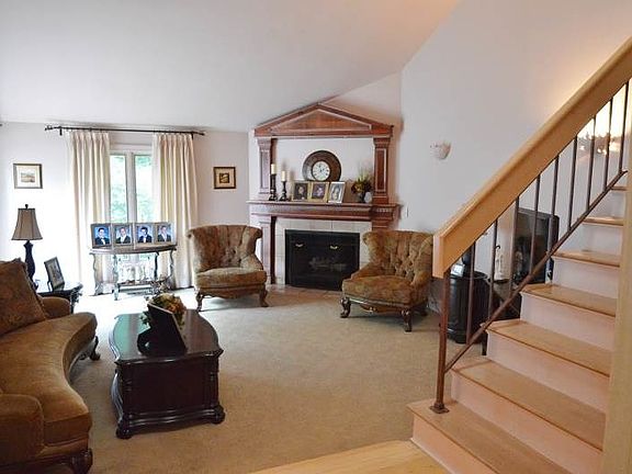4th image of 15 Lenape Dr