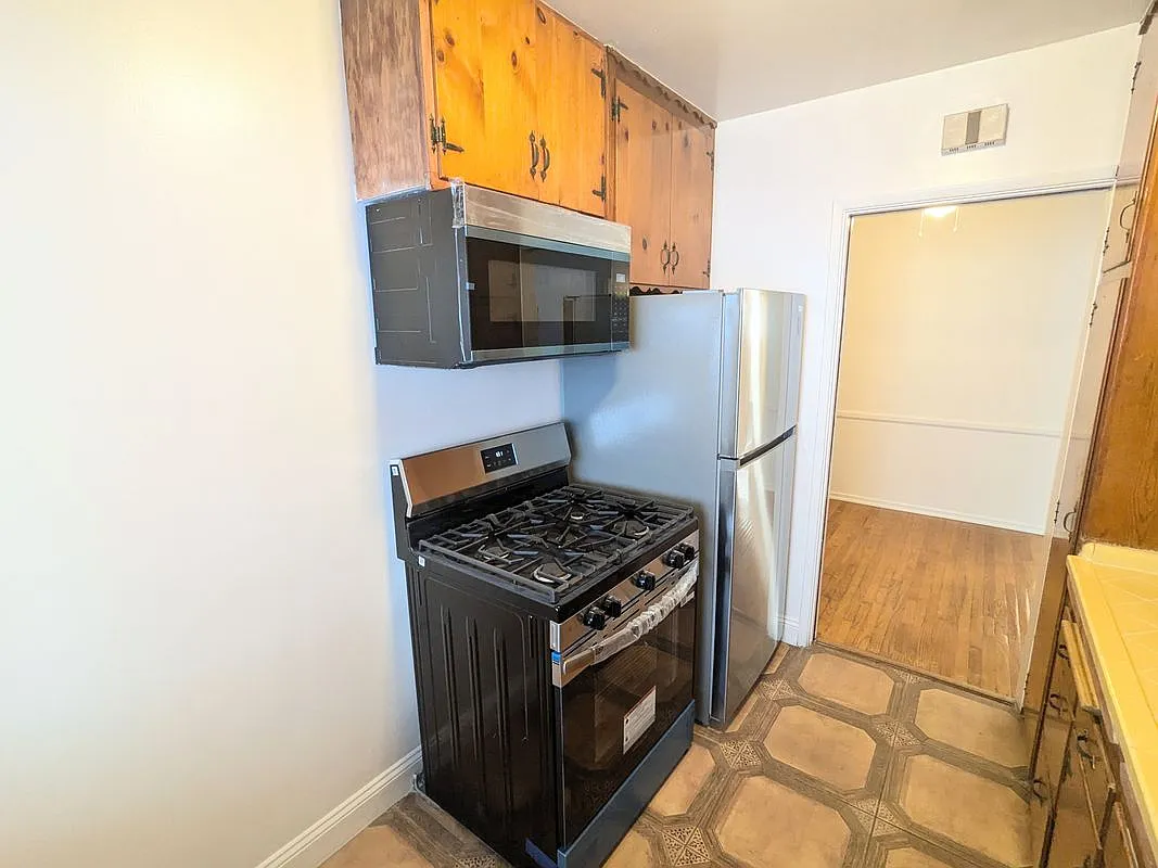 1 bed, 1.0 bath, 650 sqft, $1,850 — Photo 2