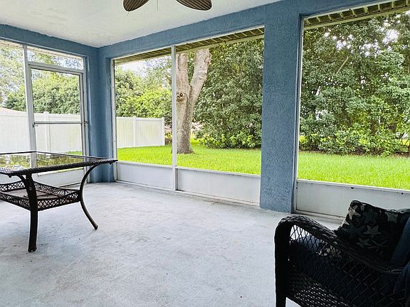 4th image of 5906 Springview Dr