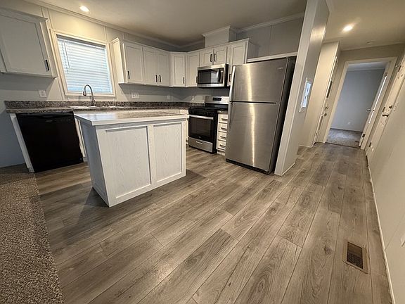 5th image of 38000 Le Chateau Blvd #705