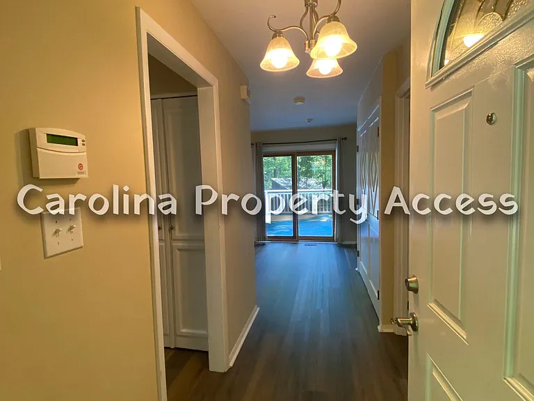 102 Polks Pl — Photo 5