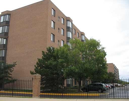 1st image of 606 E Woodland Park Ave APT 412