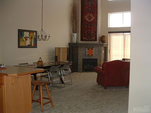 5th image of 941 Golden Pheasant Dr