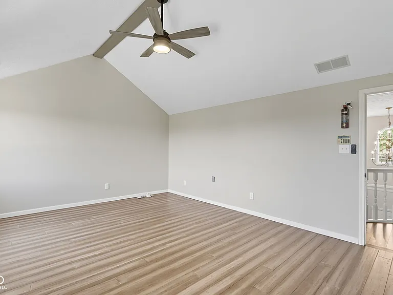 7975 Meadow Bend Cir — Photo 41