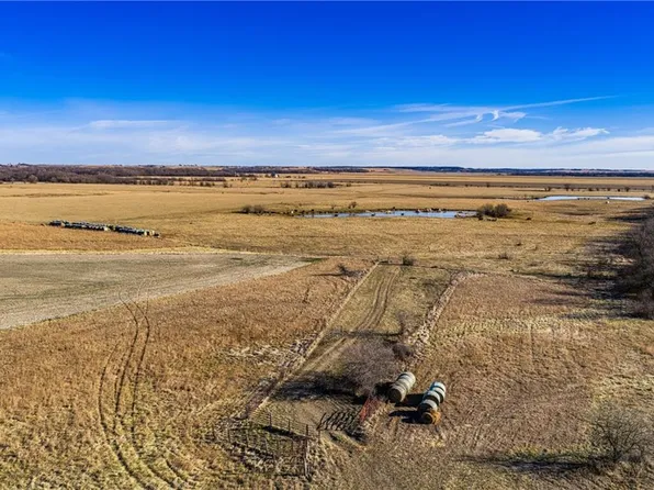 355 Georgia Rd, Williamsburg, KS 66095