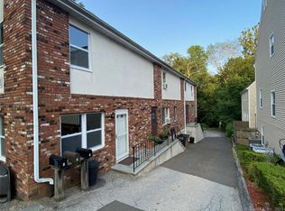 101 Columbus Pl APT 1, Stamford, CT 06907