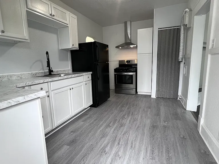 1707 Holladay St #7 — Photo 2