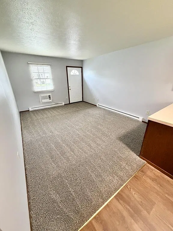 1160 S Lincoln Ave — Photo 3